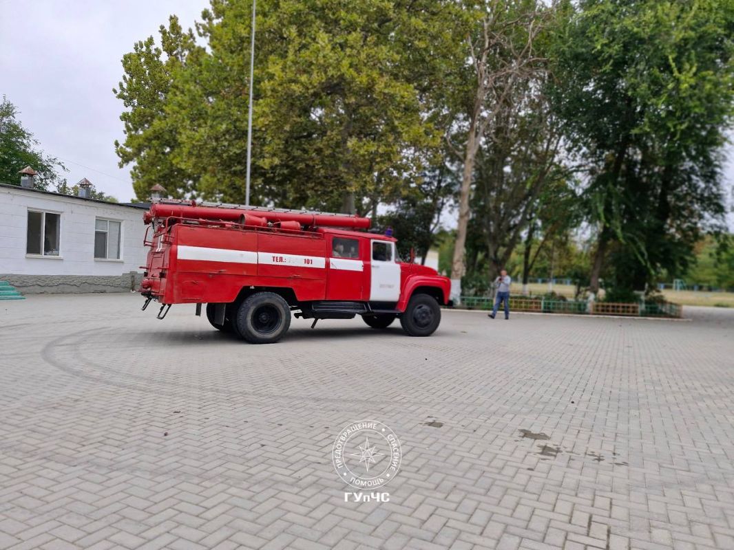Возгорание в библиотеке – легенда тренировки по эвакуации в первой днестровской школе Возгорание в библиотеке – легенда тренировки по эвакуации в первой днестровской школе