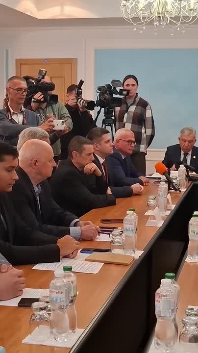Сегодня во Дворце Республики в Тирасполе проходит круглый стол «Разные корни — общий дом и судьба», приуроченный к Году приднестровского народа