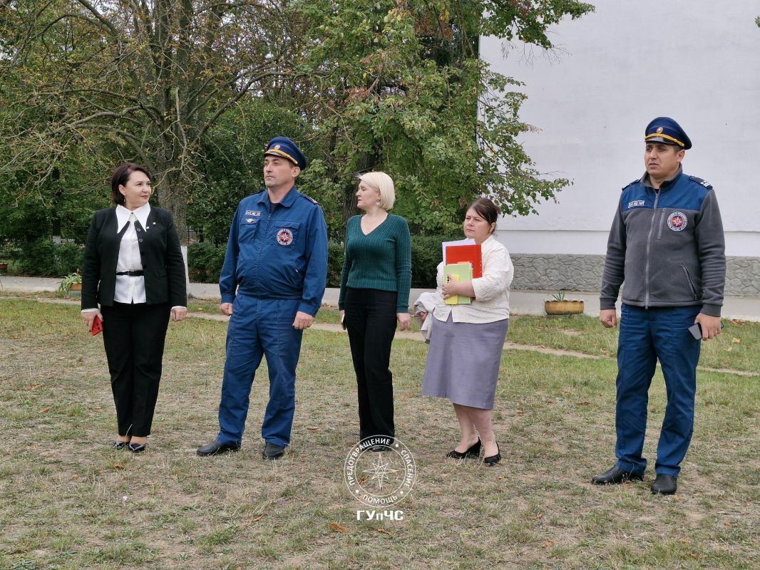 Возгорание в библиотеке — легенда тренировки по эвакуации в первой днестровской школе Возгорание в библиотеке — легенда тренировки по эвакуации в первой днестровской школе