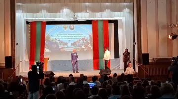 В Чобручах выпускникам пяти школ Слободзейского района вручили аттестаты российского образца