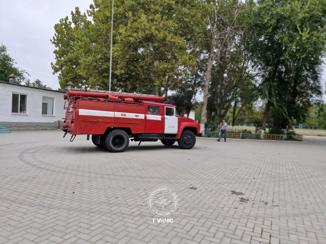 Возгорание в библиотеке — легенда тренировки по эвакуации в первой днестровской школе Возгорание в библиотеке — легенда тренировки по эвакуации в первой днестровской школе