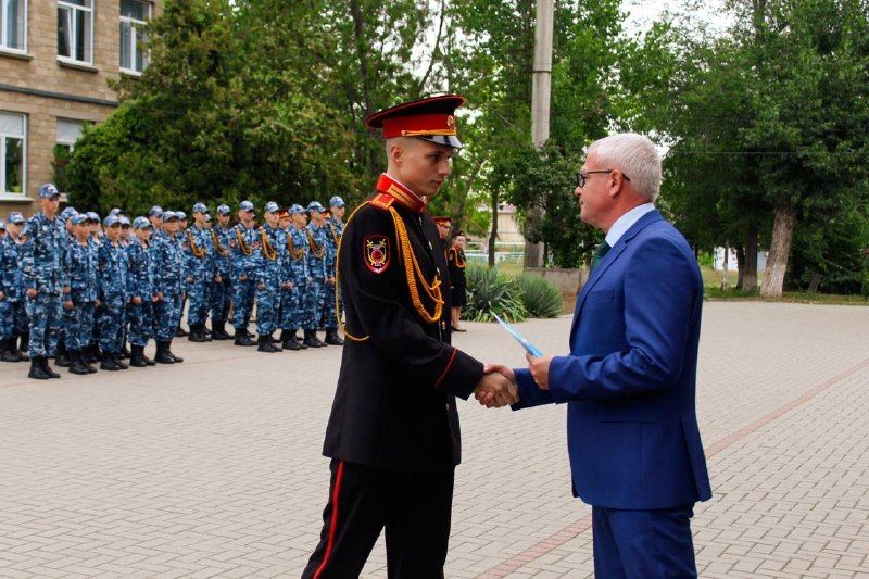 48 кадетам вручили российские аттестаты 48 кадетам вручили российские аттестаты