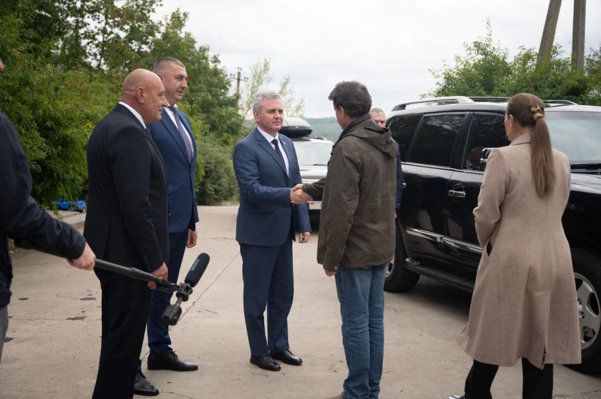 Президент Вадим Красносельский сегодня побывал в Каменском районе, где обсудил развитие агросектора и вопросы благоустройства Президент Вадим Красносельский сегодня побывал в Каменском районе, где обсудил развитие агросектора и вопросы благоустройства