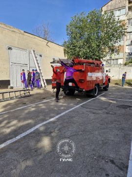 Следующий этап — штурм башни по выдвижной лестнице