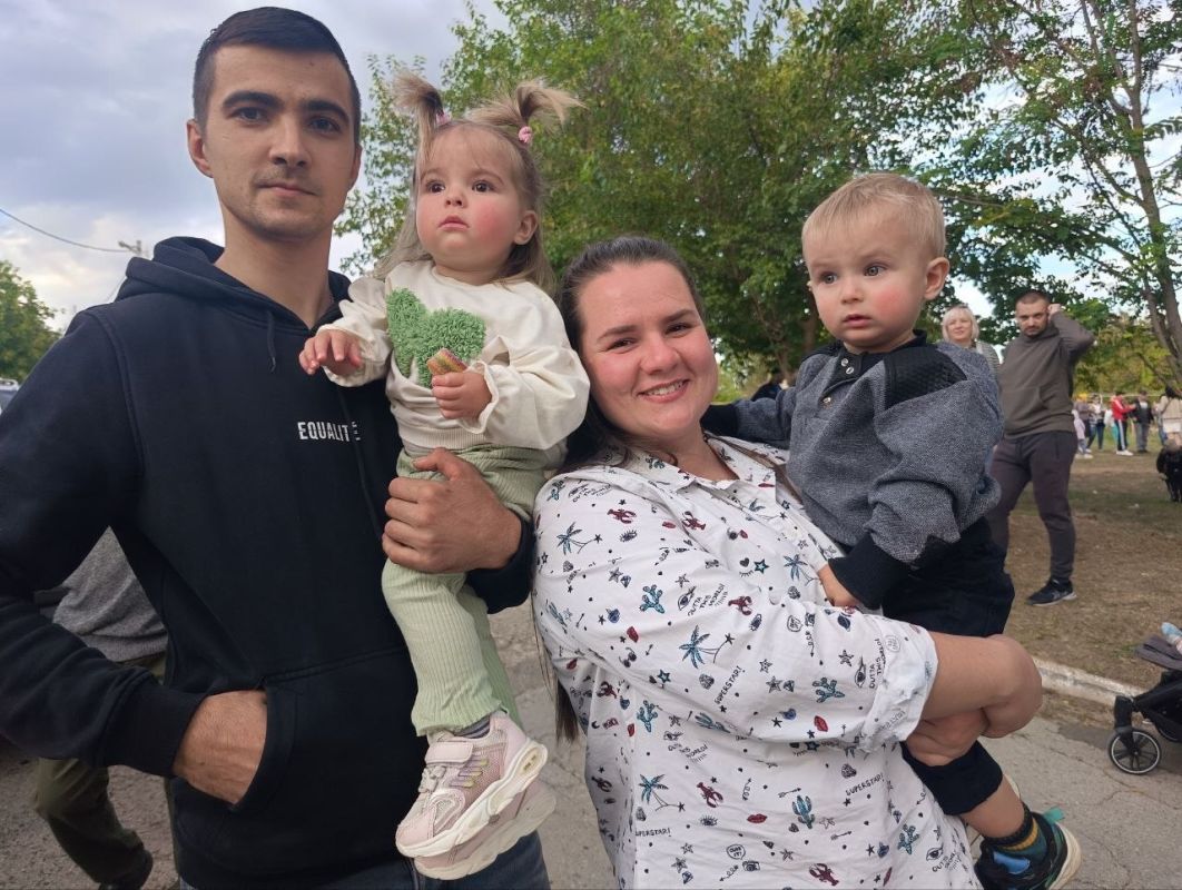 Сегодня жители села бережно хранят память о славных страницах его истории и с надеждой смотрят в будущее Сегодня жители села бережно хранят память о славных страницах его истории и с надеждой смотрят в будущее