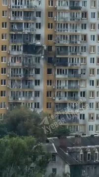 В Одессе подбитый дрон попал в жилую многоэтажку