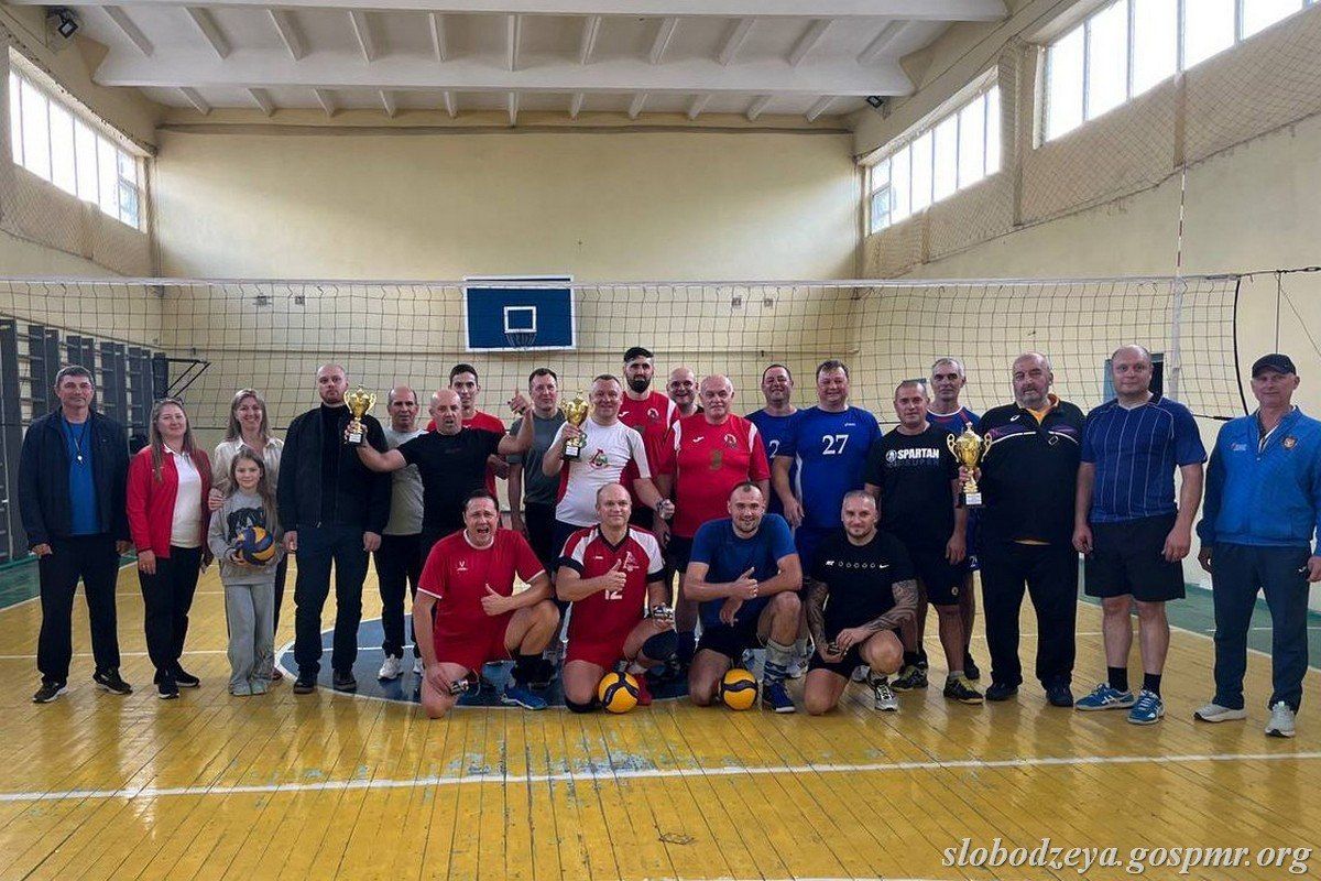В Слободзее прошёл традиционный турнир по волейболу памяти Анатолия Кроитору В Слободзее прошёл традиционный турнир по волейболу памяти Анатолия Кроитору