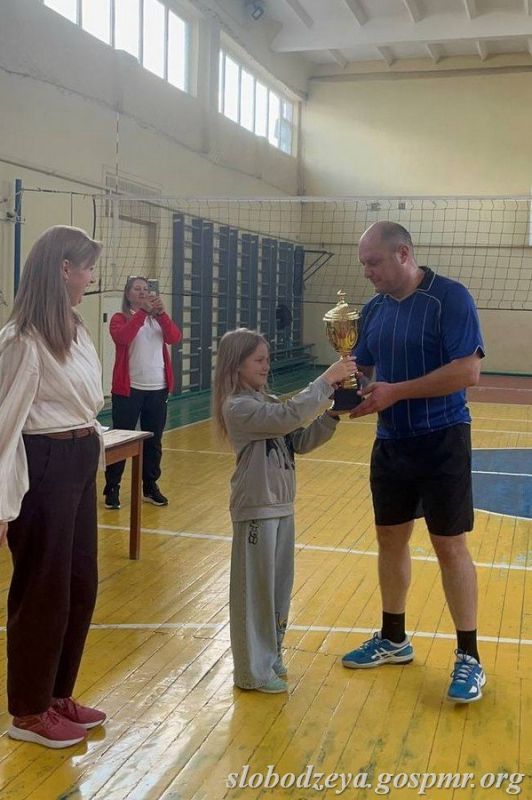 В Слободзее прошёл традиционный турнир по волейболу памяти Анатолия Кроитору В Слободзее прошёл традиционный турнир по волейболу памяти Анатолия Кроитору