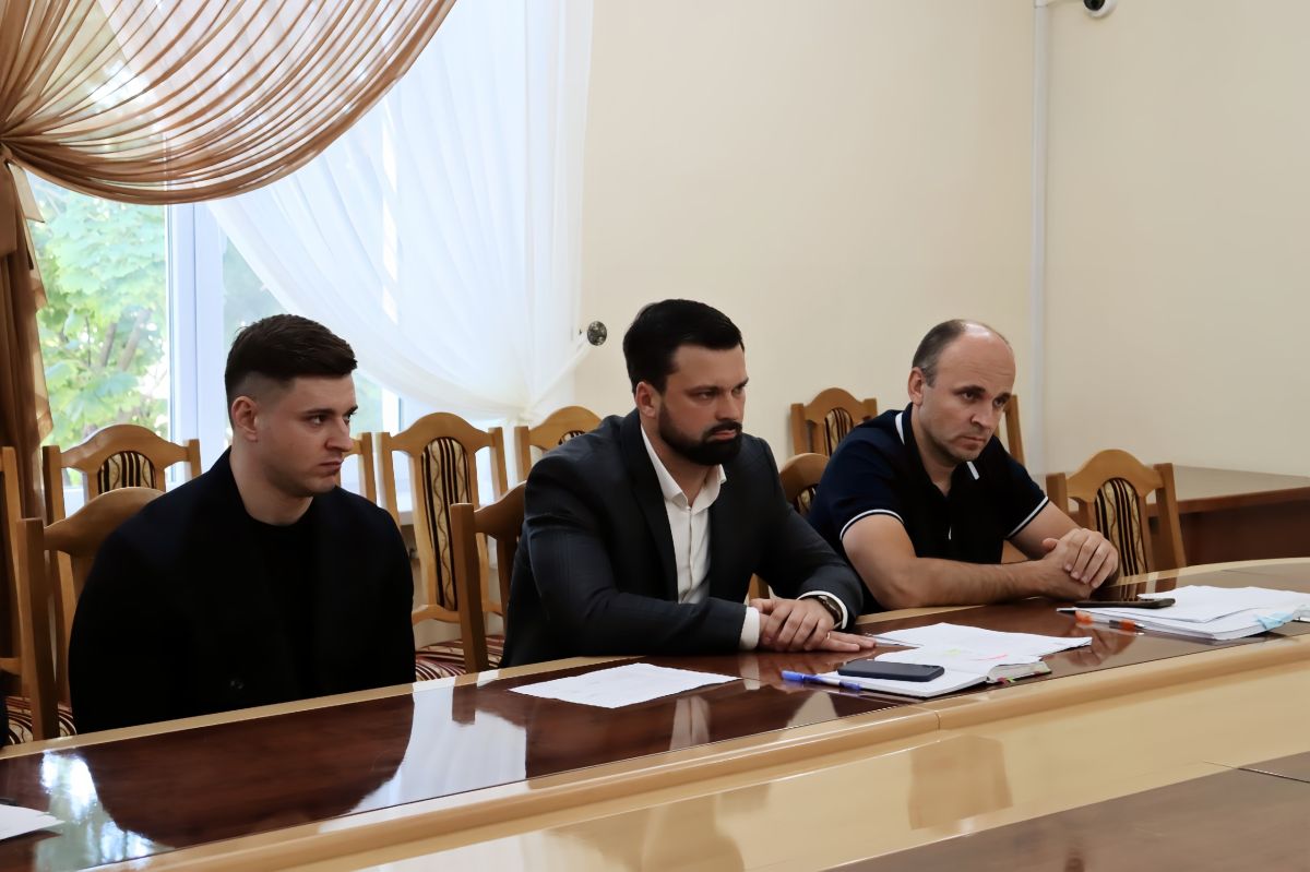 Глава столичной администрации Илона Тюряева, совместно с профильными специалистами, провела приём граждан по личным вопросам Глава столичной администрации Илона Тюряева, совместно с профильными специалистами, провела приём граждан по личным вопросам