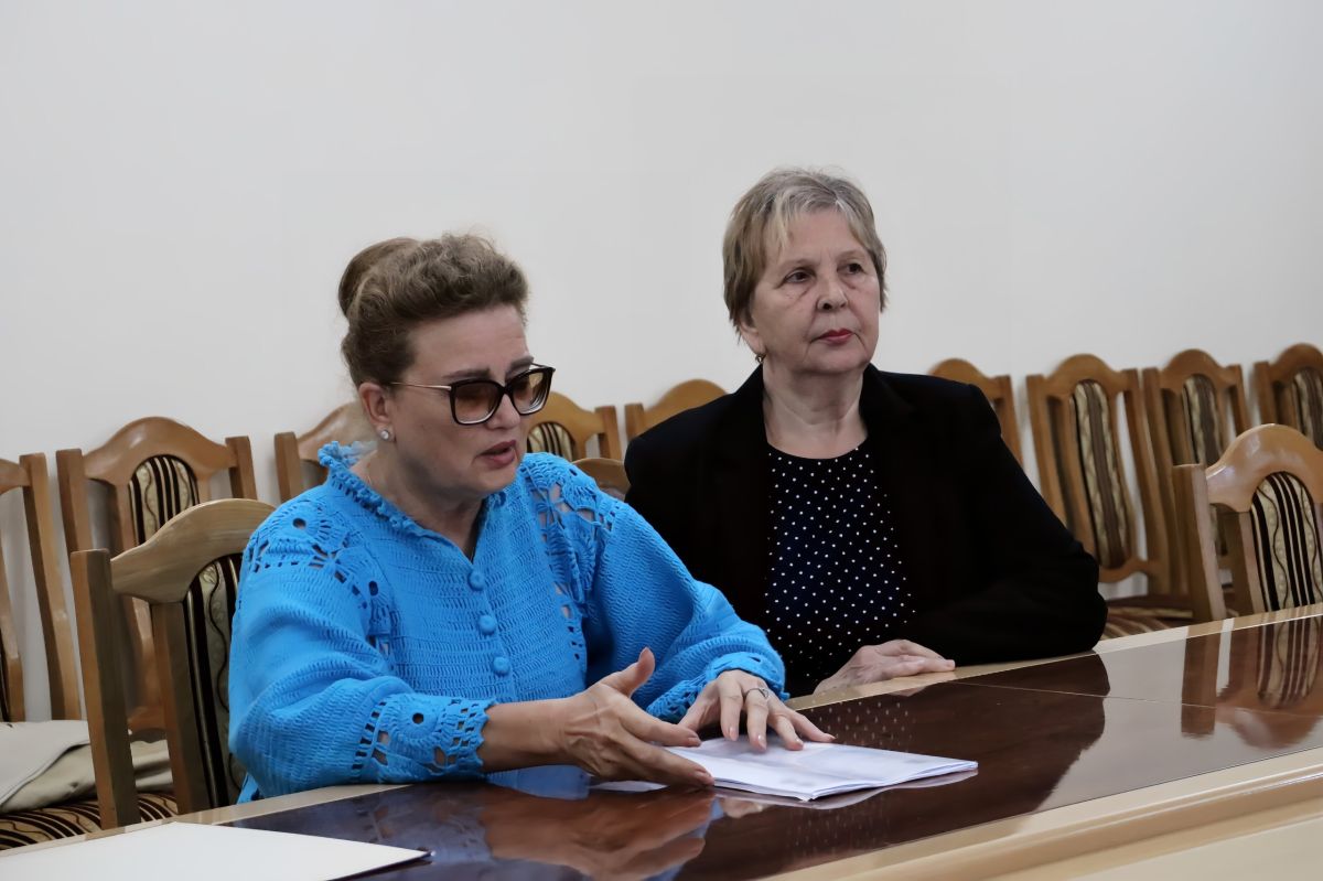 Глава столичной администрации Илона Тюряева, совместно с профильными специалистами, провела приём граждан по личным вопросам Глава столичной администрации Илона Тюряева, совместно с профильными специалистами, провела приём граждан по личным вопросам