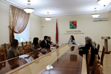 Глава столичной администрации Илона Тюряева, совместно с профильными специалистами, провела приём граждан по личным вопросам