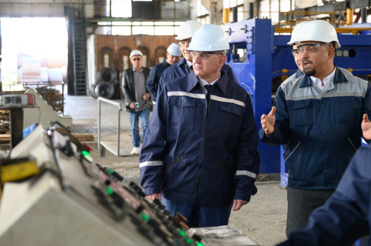 Президент посетил Бендерский трубный завод Президент посетил Бендерский трубный завод