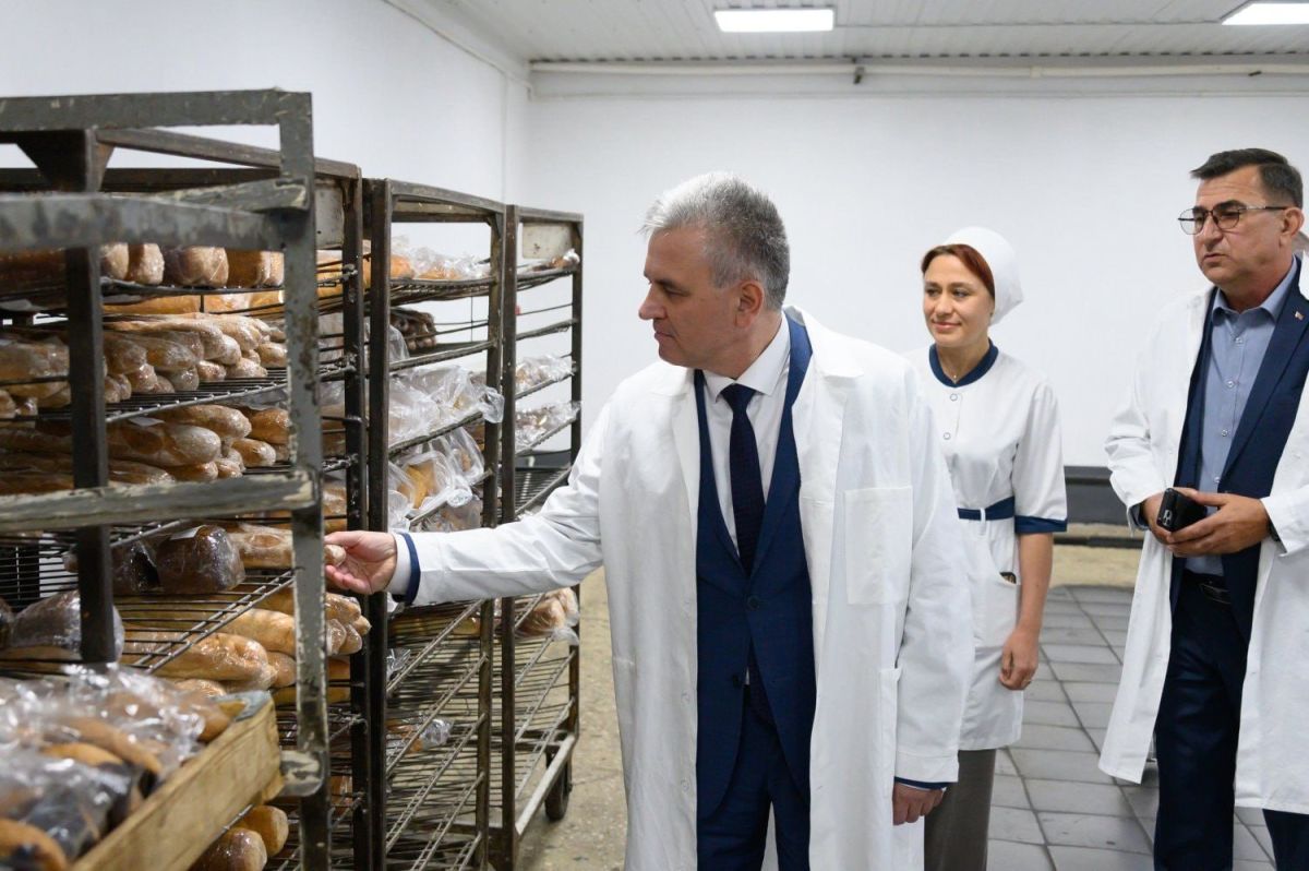Почти 1220 тонн продукции выпустил бендерский хлебокомбинат за 8 месяцев Почти 1220 тонн продукции выпустил бендерский хлебокомбинат за 8 месяцев