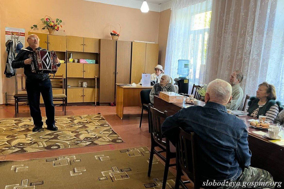 Тематический вечер «Молоды душой» в клубе «Ветеран» Тематический вечер «Молоды душой» в клубе «Ветеран»