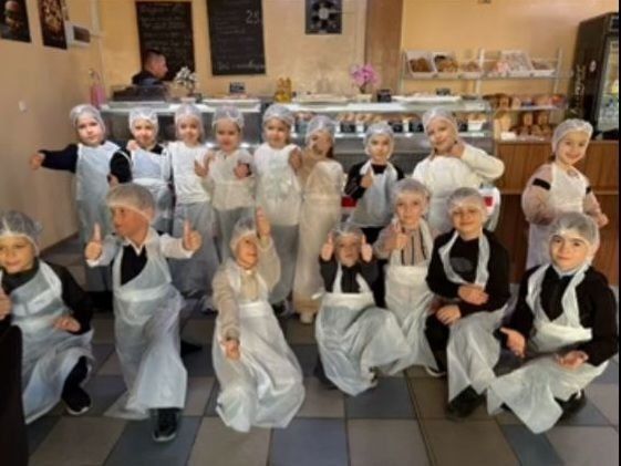 В дубоссарской пекарне «Живой хлеб» Виталия и Марины Юзленко прошёл увлекательный мастер - класс для юных дубоссарцев В дубоссарской пекарне «Живой хлеб» Виталия и Марины Юзленко прошёл увлекательный мастер - класс для юных дубоссарцев