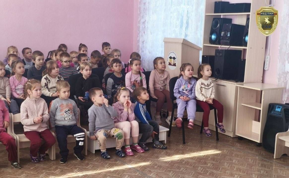 Дошколятам о безопасности на дороге Дошколятам о безопасности на дороге
