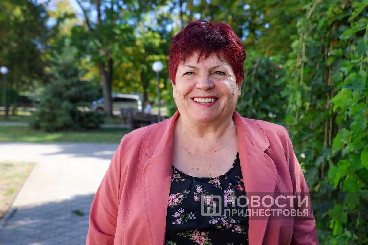 В столичном культурно-досуговом центре «Мир» сегодня чествуют более 150 педагогов В столичном культурно-досуговом центре «Мир» сегодня чествуют более 150 педагогов