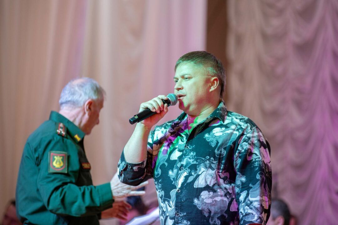 Военный оркестр подарил свое творчество жителям Каменки Военный оркестр подарил свое творчество жителям Каменки