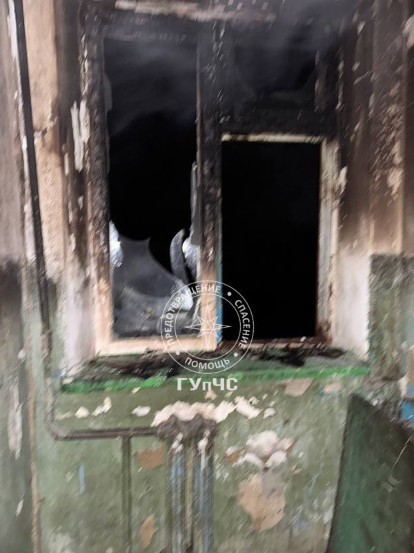 Пожар в Гиске: 30 человек эвакуированы, хозяин квартиры в реанимации Пожар в Гиске: 30 человек эвакуированы, хозяин квартиры в реанимации