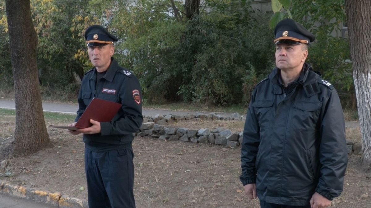 Память в строю. Сегодня в Бендерах почтили память сотрудников уголовного розыска, погибших при исполнении служебного долга Память в строю. Сегодня в Бендерах почтили память сотрудников уголовного розыска, погибших при исполнении служебного долга