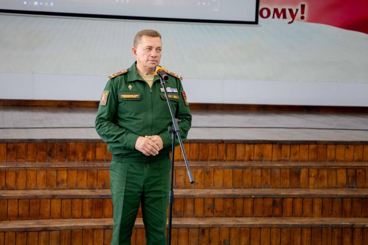 В Тираспольском Суворовском военном училище отметили День учителя В Тираспольском Суворовском военном училище отметили День учителя