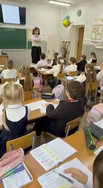 Учитель года из Рыбницы Алла Власюк учит второклашек, как в Сингапуре – по сингапурской методике в первую очередь развивают навыки общения