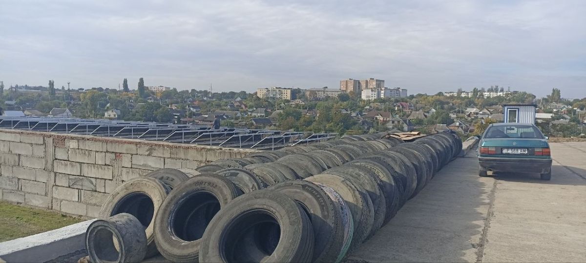 Старые шины превращают в плитку и покрытия Старые шины превращают в плитку и покрытия