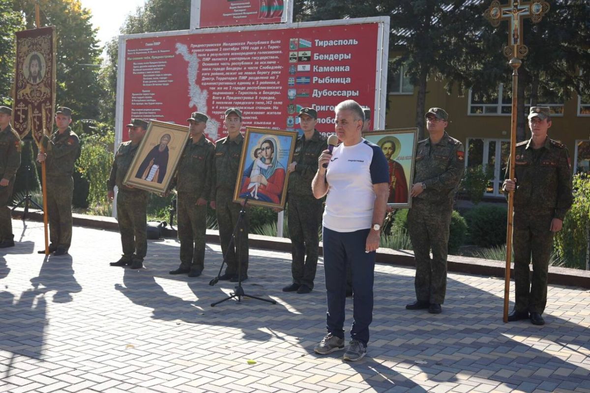 В ПРИДНЕСТРОВЬЕ ПРОШЁЛ ПЕРВЫЙ КРЕСТНЫЙ ХОД НА ВОДЕ В ПРИДНЕСТРОВЬЕ ПРОШЁЛ ПЕРВЫЙ КРЕСТНЫЙ ХОД НА ВОДЕ