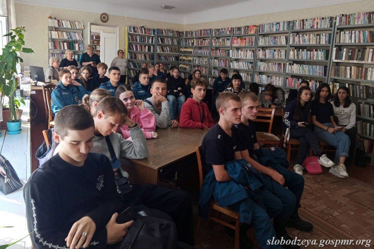 В центральной библиотеке Слободзеи прошёл турнир «Четвероногие герои на страницах книг» В центральной библиотеке Слободзеи прошёл турнир «Четвероногие герои на страницах книг»