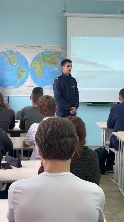 Школьников 15-16 лет вербуют в закладчики