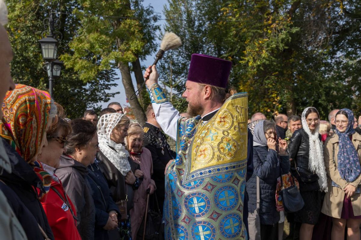 Продолжением программы празднования Дня города Тирасполя стал торжественный молебен у часовни Покрова Пресвятой Богородицы Продолжением программы празднования Дня города Тирасполя стал торжественный молебен у часовни Покрова Пресвятой Богородицы