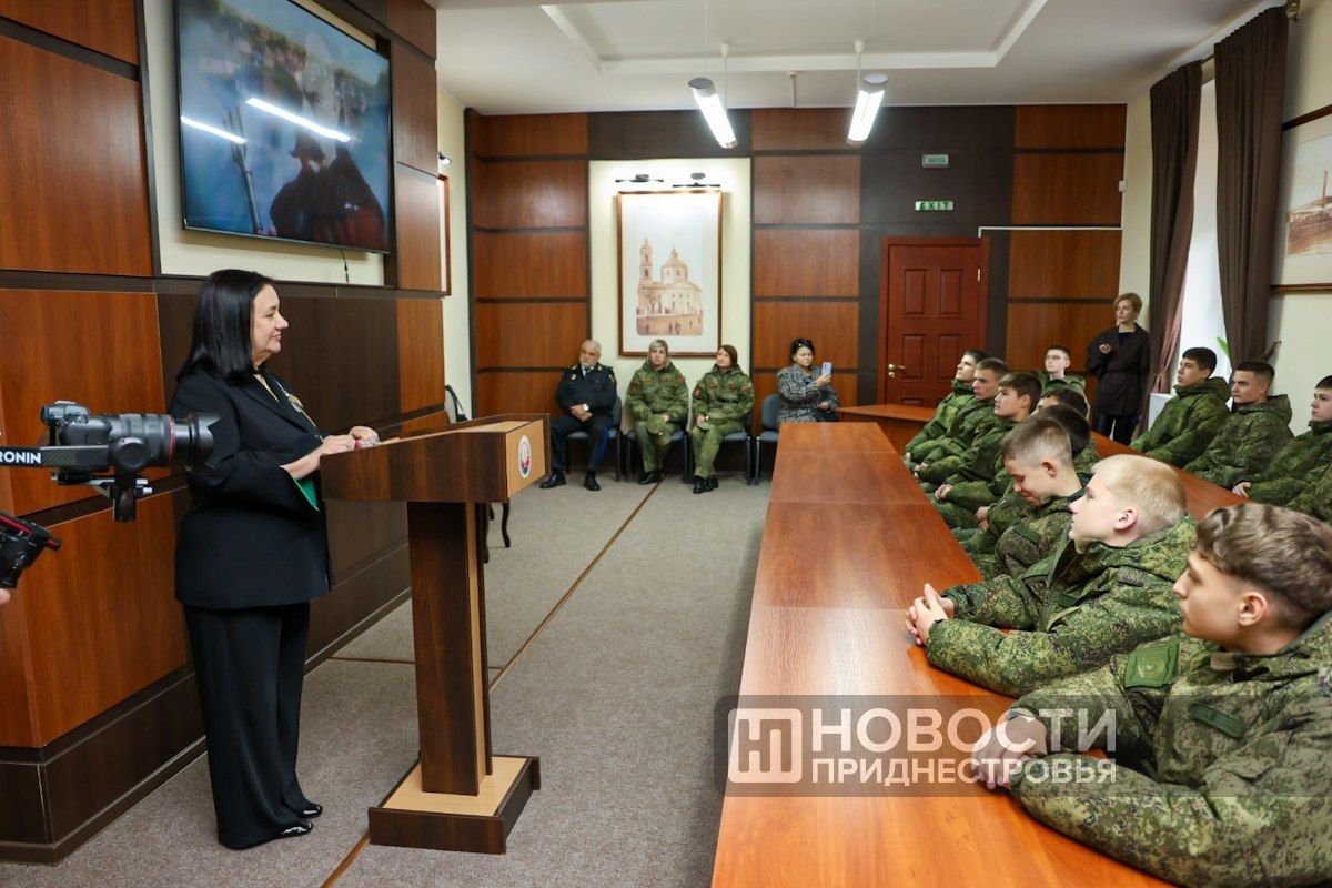 В конференц-зале Музейного квартала проходит открытый урок для суворовцев на тему «Казаки в истории Приднестровья» В конференц-зале Музейного квартала проходит открытый урок для суворовцев на тему «Казаки в истории Приднестровья»
