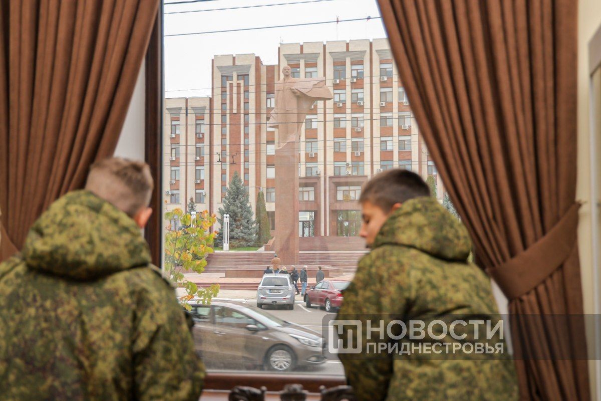 В конференц-зале Музейного квартала проходит открытый урок для суворовцев на тему «Казаки в истории Приднестровья» В конференц-зале Музейного квартала проходит открытый урок для суворовцев на тему «Казаки в истории Приднестровья»