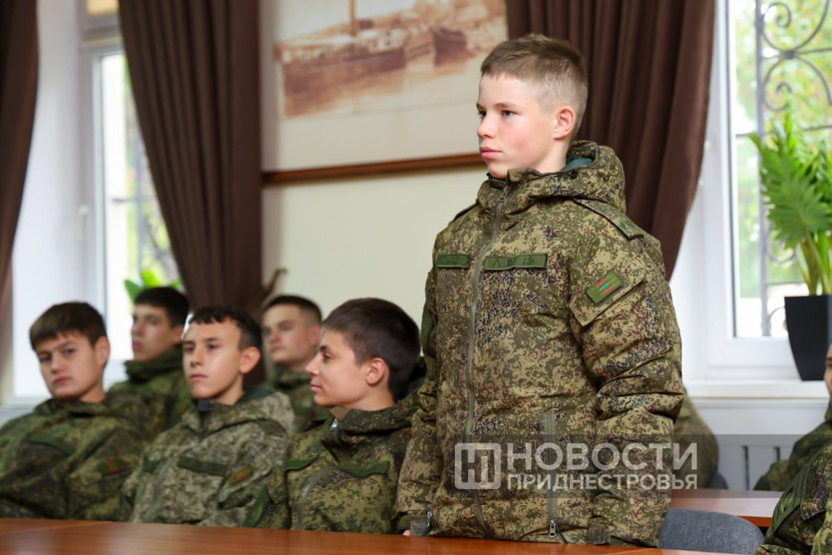 В конференц-зале Музейного квартала проходит открытый урок для суворовцев на тему «Казаки в истории Приднестровья» В конференц-зале Музейного квартала проходит открытый урок для суворовцев на тему «Казаки в истории Приднестровья»