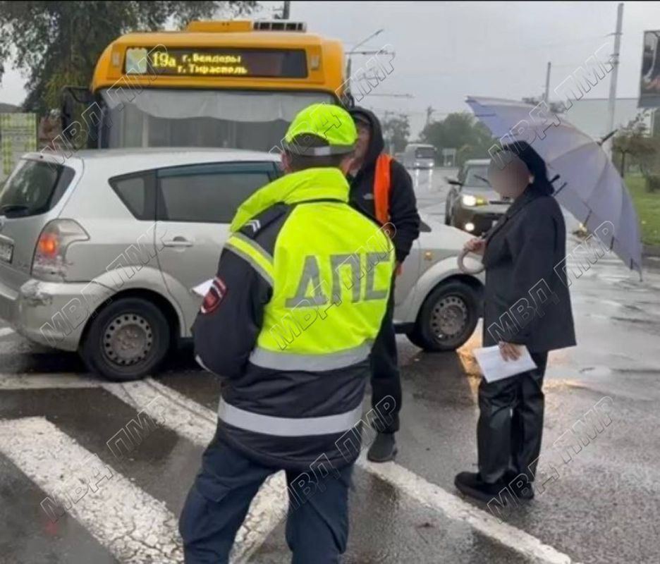 ДТП на выезде из Бендер. Автоледи нарушила ПДД при выполнении манёвра ДТП на выезде из Бендер. Автоледи нарушила ПДД при выполнении манёвра