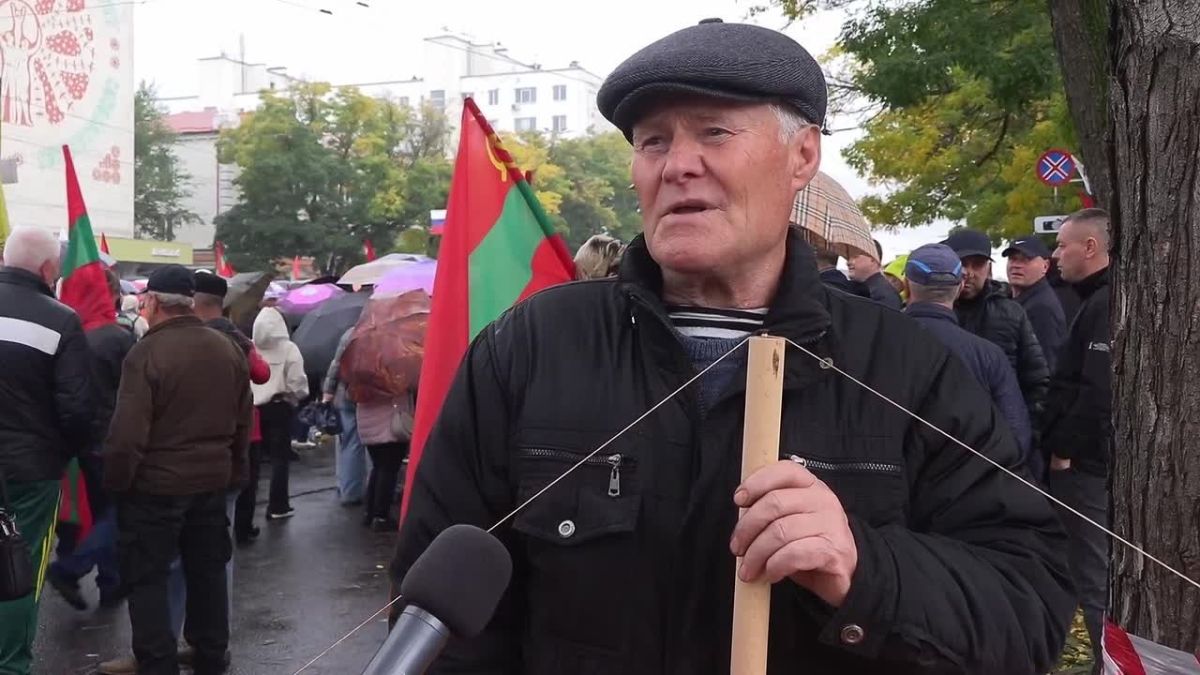 – Мы поддерживаем наше правительство, наш народ