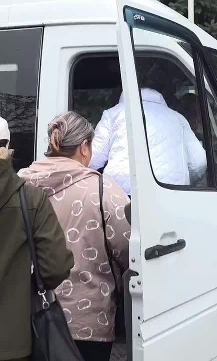 Из Слободзеи сообщают, что в Тирасполь в эти минуты едут больше 20 автобусов и бусов