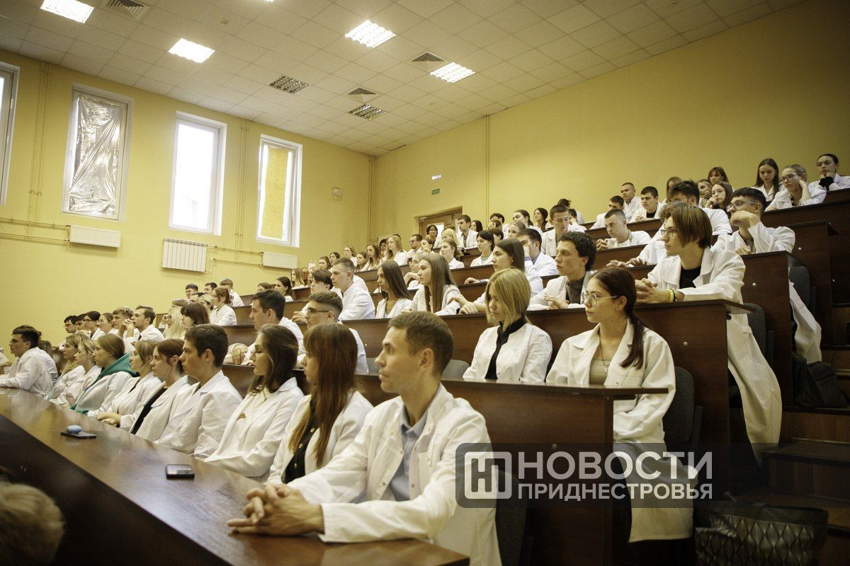 Минздрав предлагает допустить к медицинской или фармацевтической деятельности студентов профильных вузов, прошедших трехлетнее обучение и соответствующую аттестацию