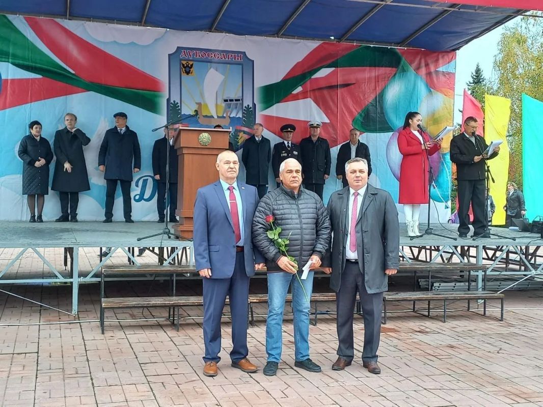 Праздничные мероприятия ко Дню города стартовали на площади Победы в Дубоссарах Праздничные мероприятия ко Дню города стартовали на площади Победы в Дубоссарах