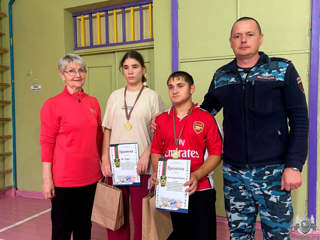 Воспитываем патриотов. . В Бендерской специальной (коррекционной) общеобразовательной школе-интернате прошёл детский турнир по настольному теннису Воспитываем патриотов. . В Бендерской специальной (коррекционной) общеобразовательной школе-интернате прошёл детский турнир по настольному теннису