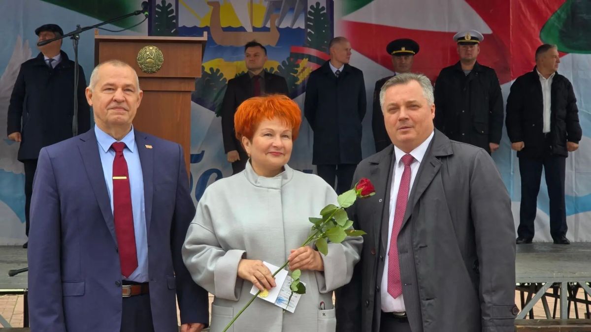 Праздничные мероприятия ко Дню города стартовали на площади Победы в Дубоссарах Праздничные мероприятия ко Дню города стартовали на площади Победы в Дубоссарах
