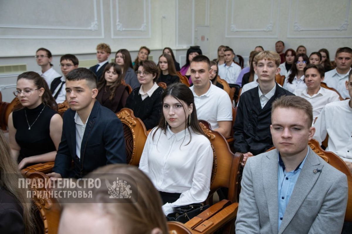 104 молодых приднестровца получили президентские стипендии 104 молодых приднестровца получили президентские стипендии