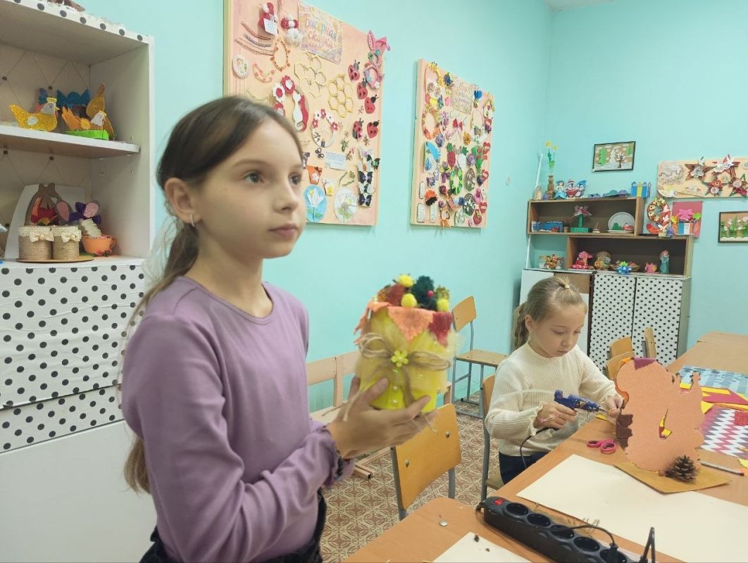 Осень своими руками. В филиале ДДЮТ «Буревестник» готовятся к выставке-конкурсу «Дары осени» Осень своими руками. В филиале ДДЮТ «Буревестник» готовятся к выставке-конкурсу «Дары осени»