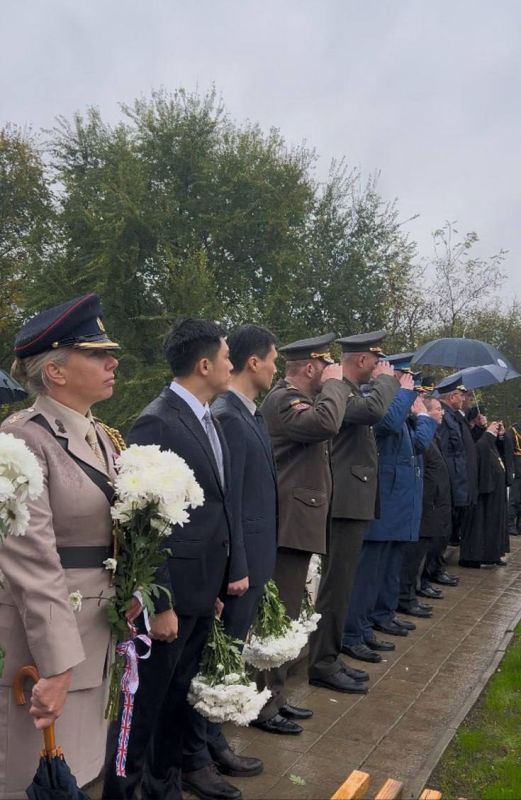 Накануне в Кантемирском районе Молдовы с воинскими почестями перезахоронили военнослужащих армии Антонеску Накануне в Кантемирском районе Молдовы с воинскими почестями перезахоронили военнослужащих армии Антонеску